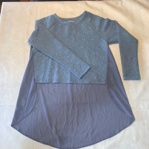 Foreign Exchange Crop Sweater - Picture 4 of 12